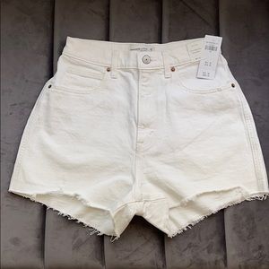 NWT Abercrombie & Fitch Ultra High Rise Mom Short